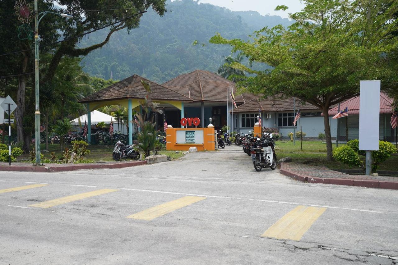 Oyo 44020 Kejora Garden Resort Kampong Pasir Bogak Exteriör bild