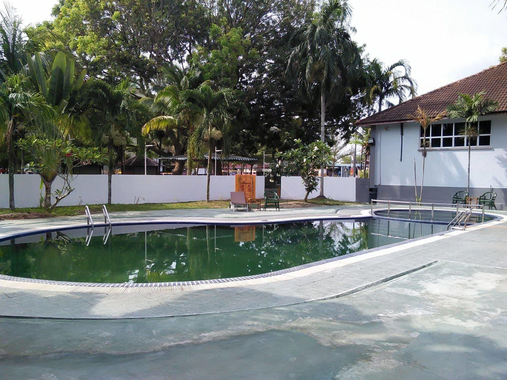 Oyo 44020 Kejora Garden Resort Kampong Pasir Bogak Exteriör bild