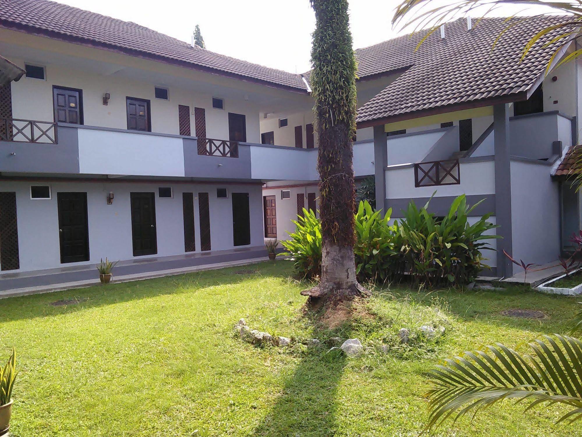 Oyo 44020 Kejora Garden Resort Kampong Pasir Bogak Exteriör bild